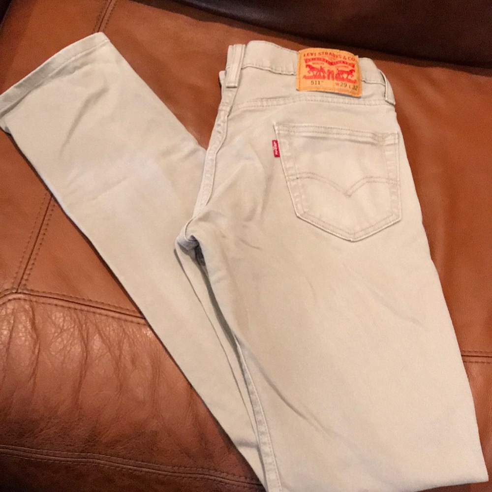 Men’s khaki jeans